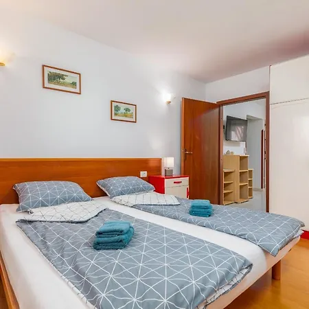 Apartments Dean & Marko & Luka * Fazana